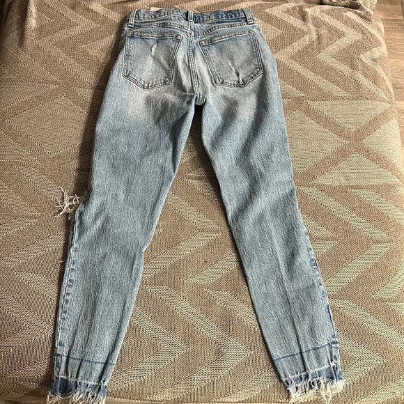 Abercrombie High Rise Mom Jean - Picture 9 of 9